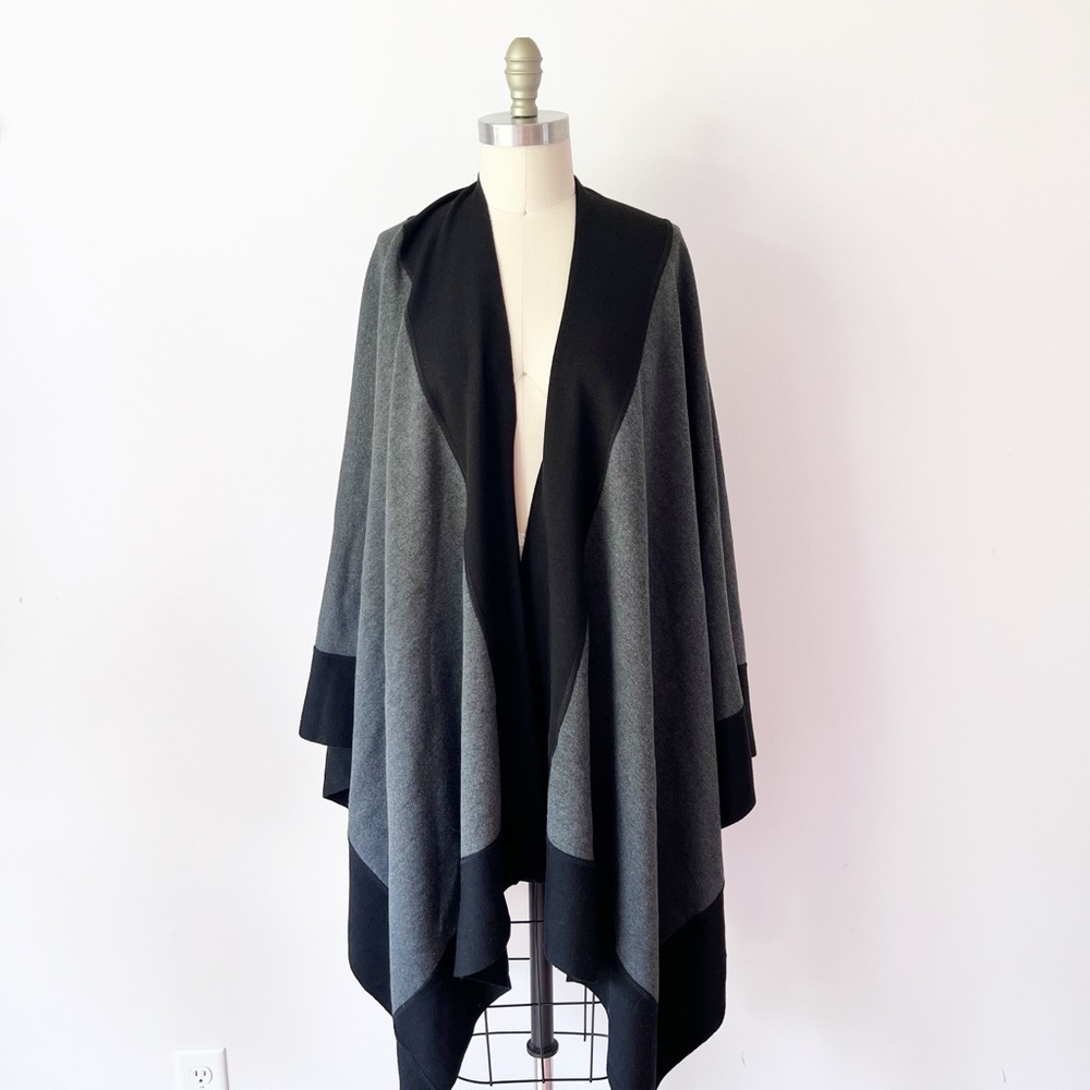 Gispa‎ Cape Wrap Grey Black Virgin Wool Colorblock Made in Italy OS